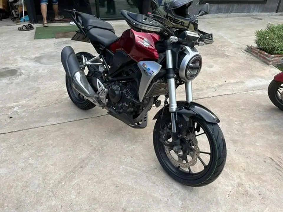 Cb300r กับยาง CM-NK01 เข้ากันสุดๆ ใส่แล้วหล่อเท่ไม่เบาเลยนะ